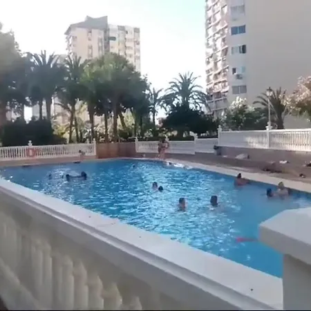 Nuevo Apto Hasta 6 Personas Muy Cerca De Playa Levante Con Jardines Y Gran Piscina , Pista De Tennis Y Futbol Deportes Y Zona Infantil ,en Urbanizacion Con Parking Lejlighed Benidorm